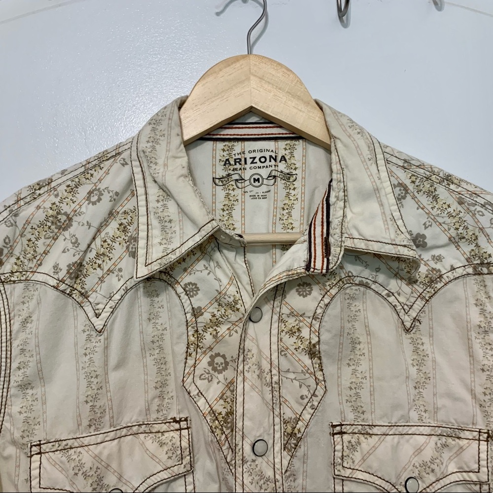 Arizona Jeans Co. western style women’s button up shirt